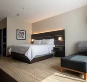 Holiday Inn Express Hotel & Suites BEAUMONT NW by IHG hotel detail image 7