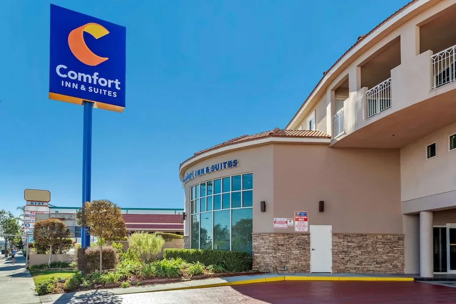 Comfort Inn & Suites Near Universal - N. Hollywood - Burbank hotel detail image 2