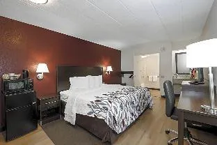 Red Roof Inn Bakersfield hotel thumbnail 3