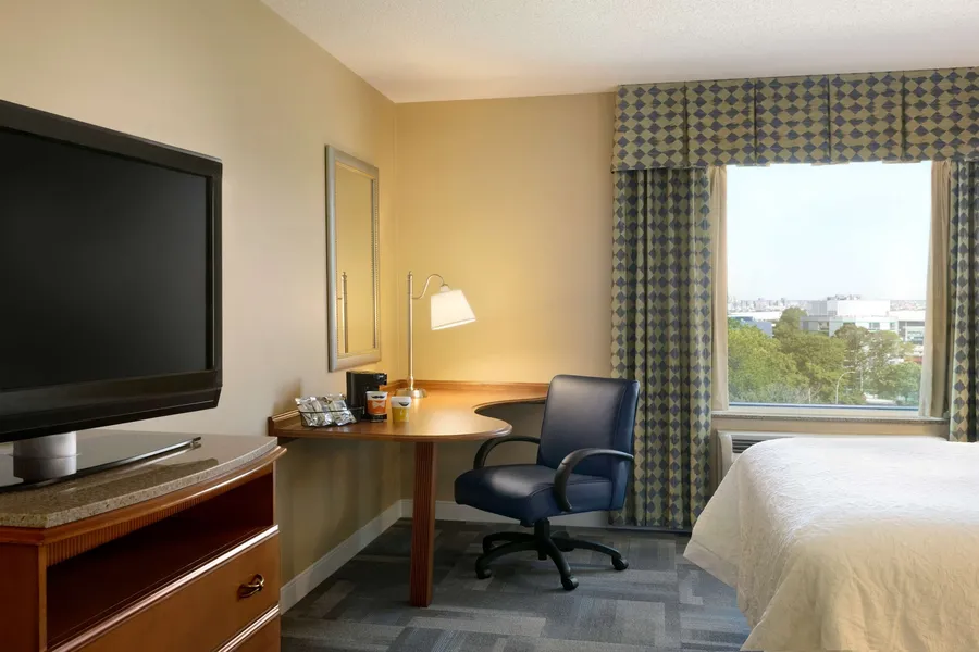 Hampton Inn New York - LaGuardia Airport hotel detail image 6