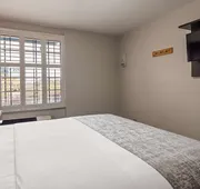 SureStay Hotel by Best Western Beverly Hills West LA hotel detail image 3