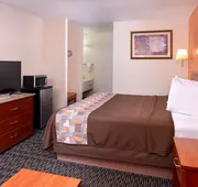 Americas Best Value Inn Sullivan hotel detail image 5