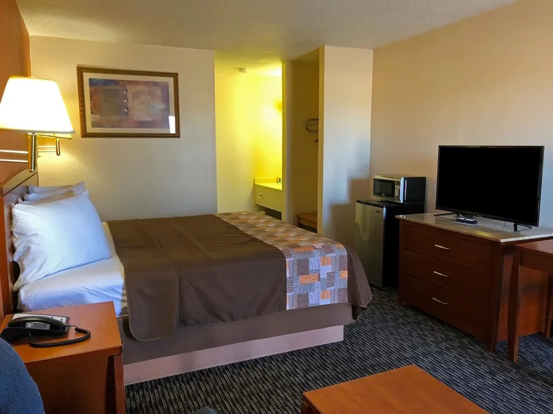 Americas Best Value Inn Sullivan hotel detail image 6