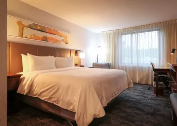 Crowne Plaza Chicago-Northbrook By IHG hotel thumbnail 6