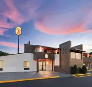Super 8 by Wyndham Bridgeport/Clarksburg Area hotel detail image 3