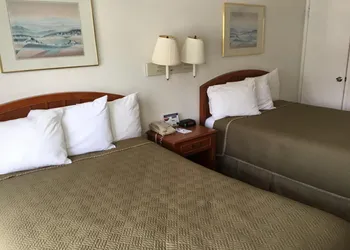 Travelodge by Wyndham Hollywood-Vermont/Sunset hotel thumbnail 2
