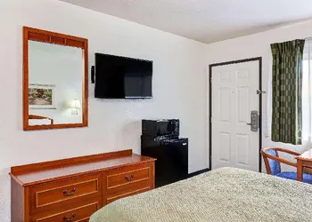 Travelodge by Wyndham Hollywood-Vermont/Sunset hotel thumbnail 6