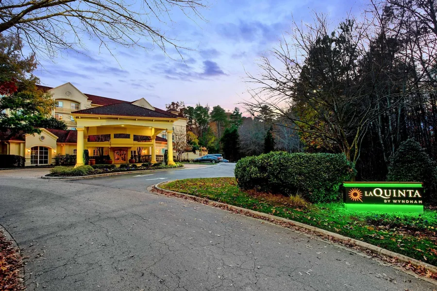 La Quinta Inn & Suites by Wyndham Raleigh Crabtree hotel detail image 2