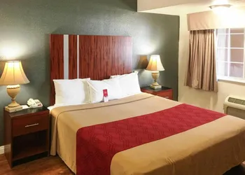 Econo Lodge On Historic Route 66 hotel thumbnail 2