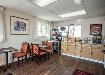 Econo Lodge On Historic Route 66 hotel thumbnail 6