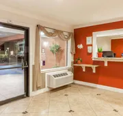 Super 8 by Wyndham Bakersfield/Central hotel detail image 3
