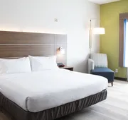 Holiday Inn Express & Suites Lexington Dtwn Area-Keenland by IHG hotel detail image 7
