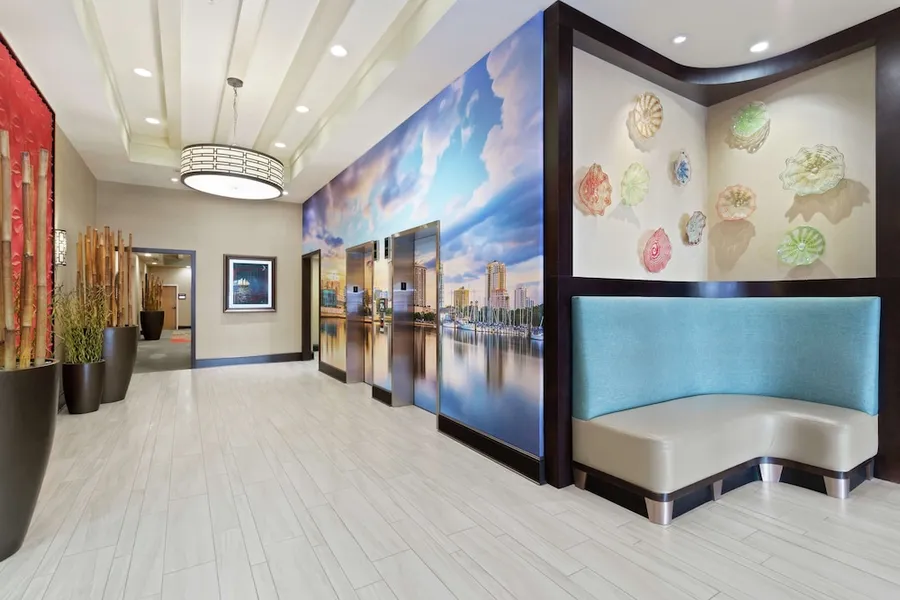 Hampton Inn & Suites St. Petersburg/Downtown hotel detail image 2