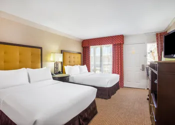 Holiday Inn Laguna Beach, an IHG Hotel hotel thumbnail 2