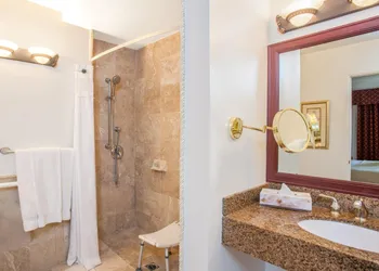 Holiday Inn Laguna Beach, an IHG Hotel hotel thumbnail 7