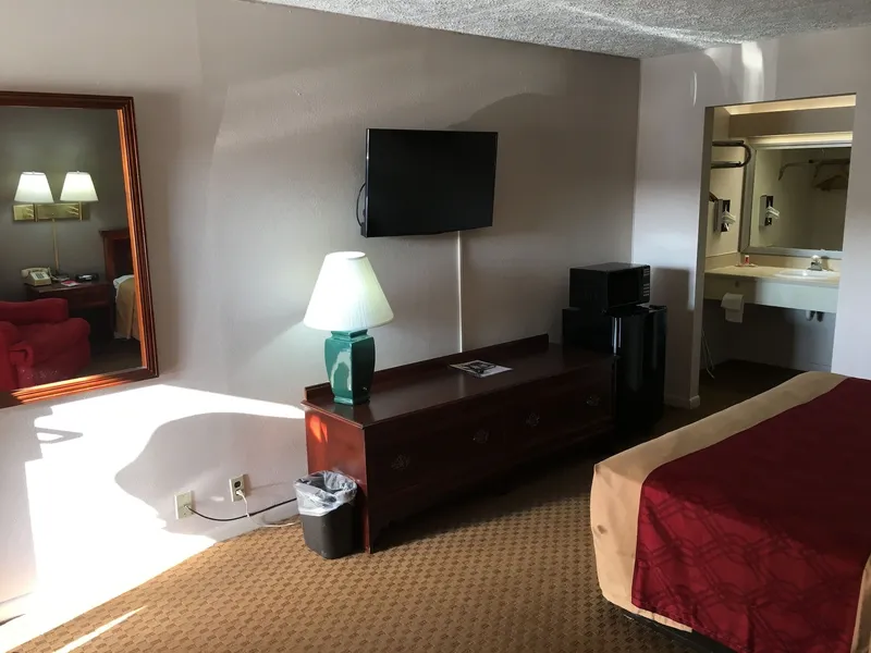 Econo Lodge hotel detail image 6