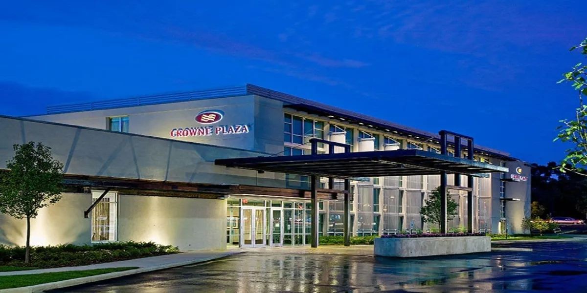 Crowne Plaza Lombard Downers Grove by IHG hotel detail image 2