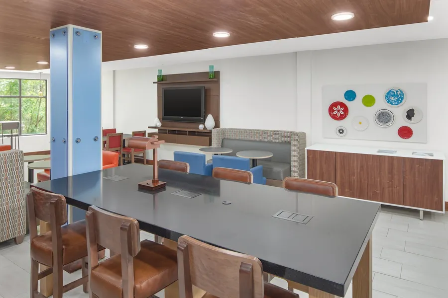 Holiday Inn Express & Suites Hardeeville - Hilton Head by IHG hotel detail image 6
