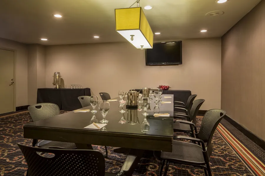 DoubleTree by Hilton Hotel Raleigh - Brownstone - University hotel detail image 6