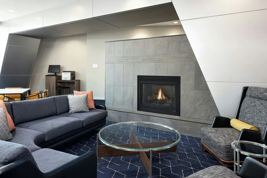 Courtyard by Marriott Minneapolis Maple Grove/Arbor Lakes hotel detail image 2