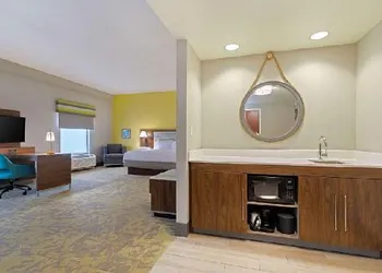 Hawthorn Suites By Wyndham Jacksonville hotel thumbnail 3