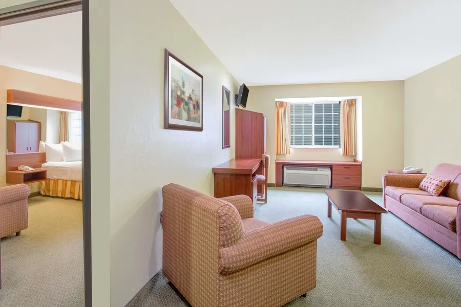 Microtel Inn & Suites by Wyndham Gassaway/Sutton hotel detail image 6