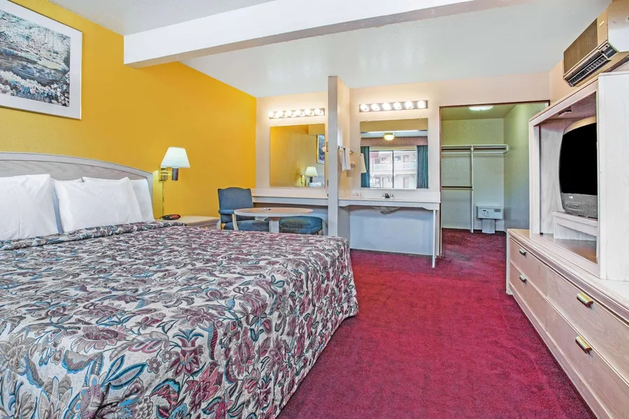 Travelodge by Wyndham Turlock hotel detail image 2