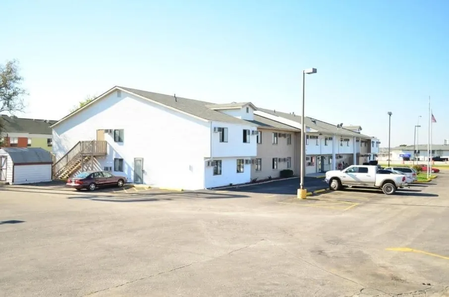 Luxury Inn & Suites hotel detail image 2