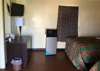 Skyland Inn hotel thumbnail 6