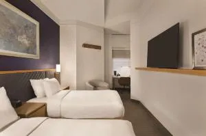 Radisson Hotel New York Wall Street hotel thumbnail 6