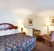 Econo Lodge Inn & Suites hotel detail image 5