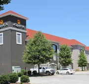La Quinta Inn & Suites by Wyndham Huntsville Airport Madison hotel detail image 4