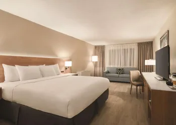 Clarion Hotel Milwaukee Airport hotel thumbnail 4