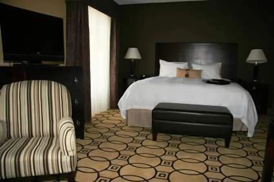 Hampton Inn & Suites Brunswick hotel detail image 6