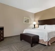 Hampton Inn & Suites Brunswick hotel detail image 7