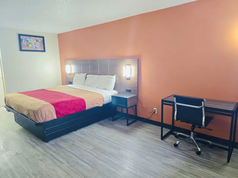 Econo Lodge Chesapeake Route 13 and I-464 hotel detail image 6
