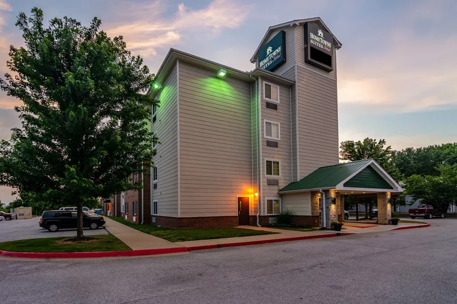 HomeTowne Studios & Suites by Red Roof Bentonville hotel detail image 2