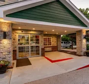 HomeTowne Studios & Suites by Red Roof Bentonville hotel detail image 4
