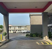 Super 8 by Wyndham Monroe hotel detail image 7