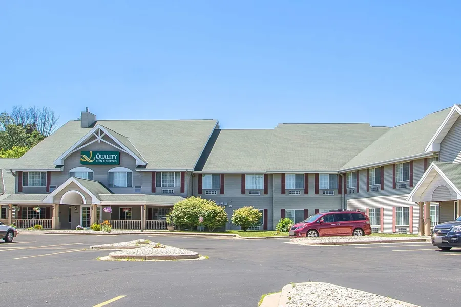 Quality Inn & Suites East Troy I-43 hotel detail image 2