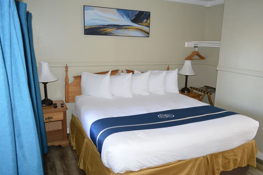 Studio 9 Fort Bragg, LLC. hotel detail image 6