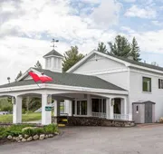 Lake Placid hotel detail image 7