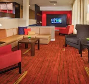 Courtyard by Marriott Hampton hotel detail image 4