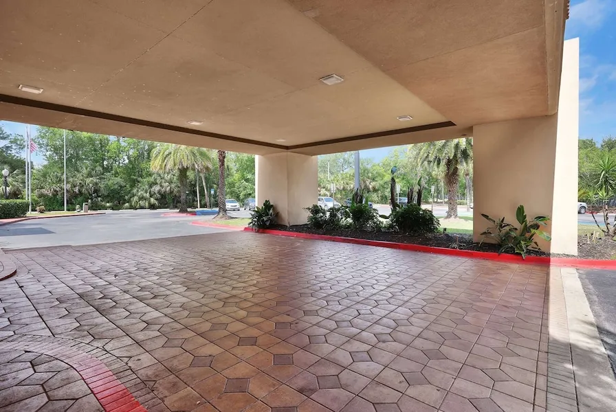 Ramada by Wyndham Jacksonville I-95 by Butler Blvd hotel detail image 6