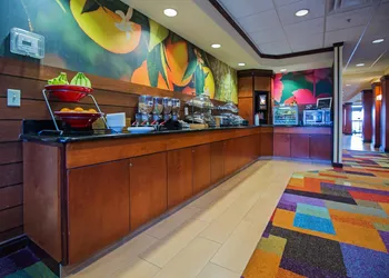 Fairfield Inn & Suites by Marriott Toledo North hotel thumbnail 5