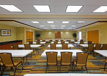Fairfield Inn & Suites by Marriott Toledo North hotel thumbnail 7