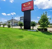 Econo Lodge Inn & Suites Ocean Springs - Biloxi hotel detail image 3