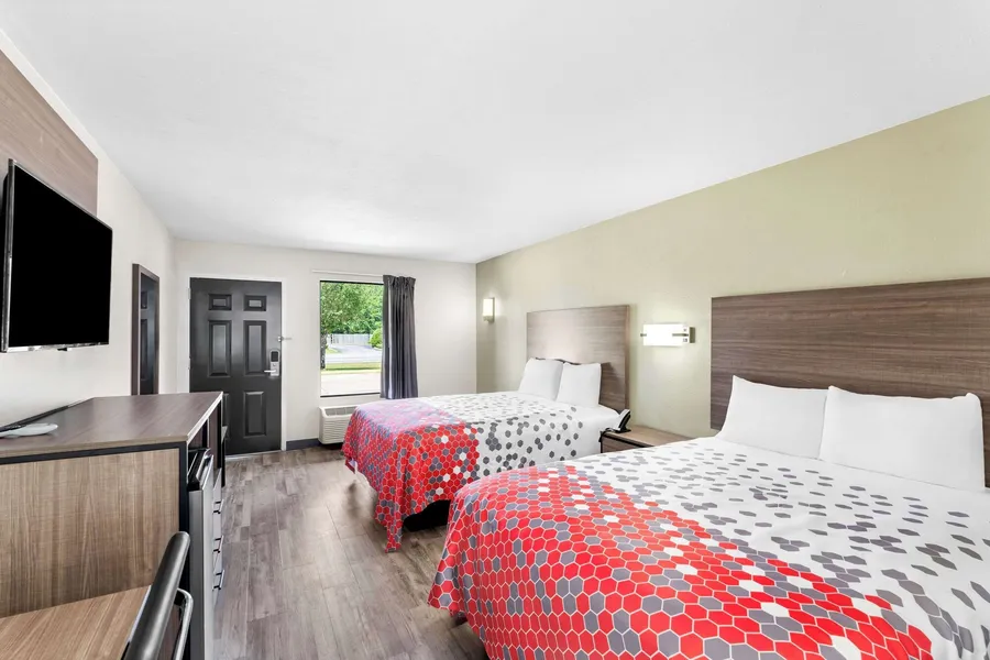 Econo Lodge Inn & Suites Ocean Springs - Biloxi hotel detail image 6