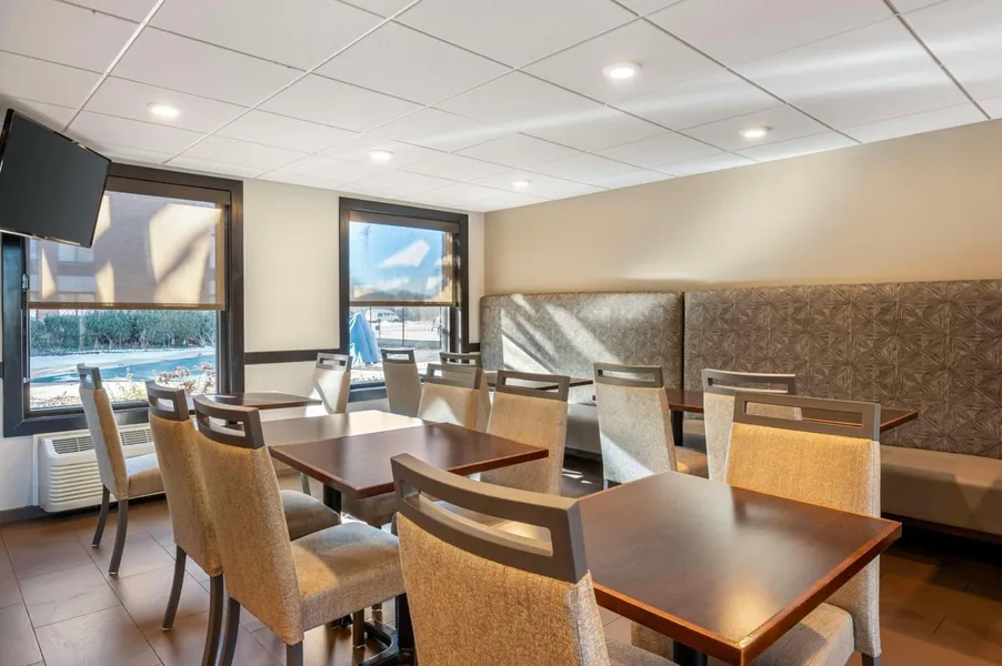 Best Western Chicago - Downers Grove hotel detail image 6