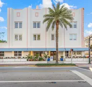 Beach Plaza hotel detail image 3